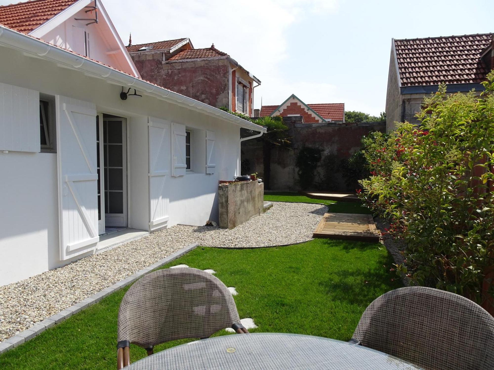 Hotel 23 Soulac-sur-Mer Exterior foto